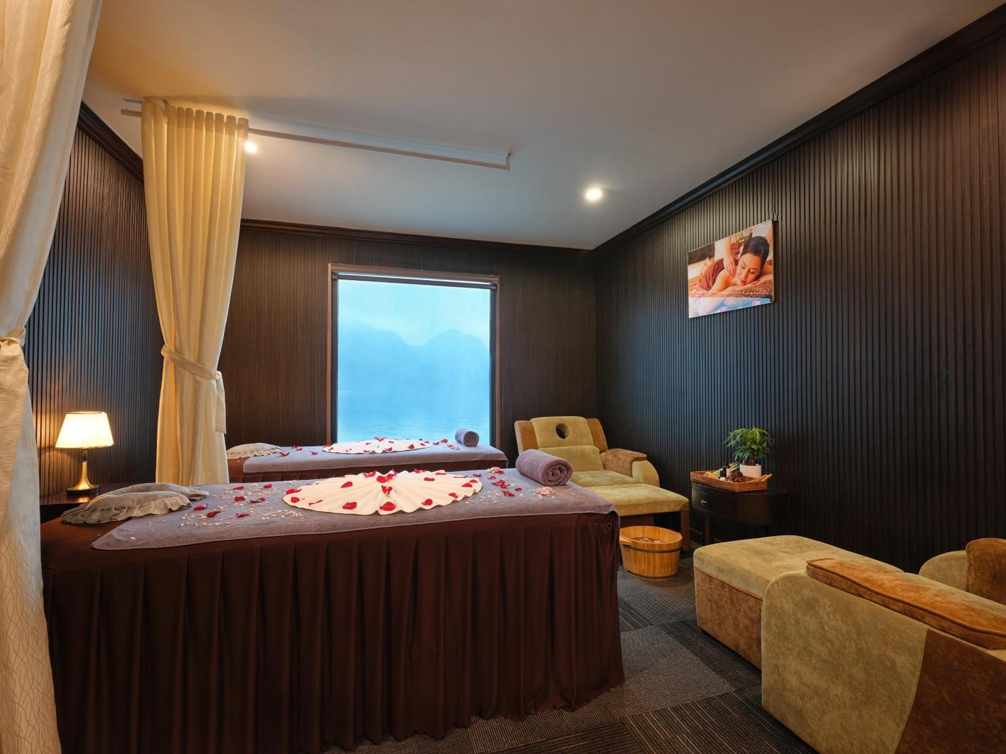 Era Premium Cruises Halong Hotel Ha Long Exterior photo