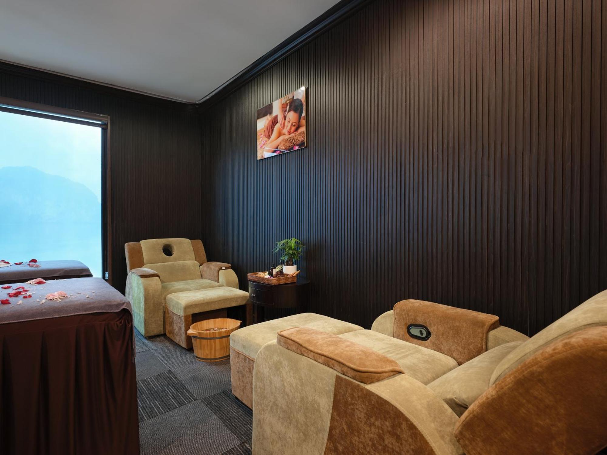 Era Premium Cruises Halong Hotel Ha Long Exterior photo