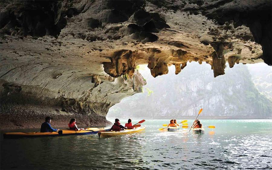 Era Premium Cruises Halong Hotel Ha Long Exterior photo
